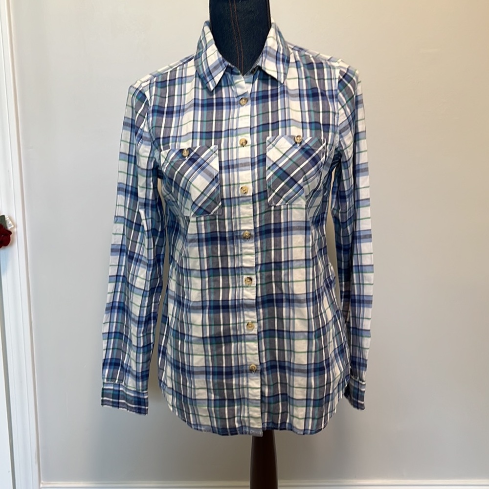 G.H. Bass & Co Fall plaid button down shirt size small